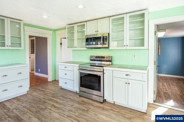 39036 Scravel Hill Rd NE, Albany, OR 97321