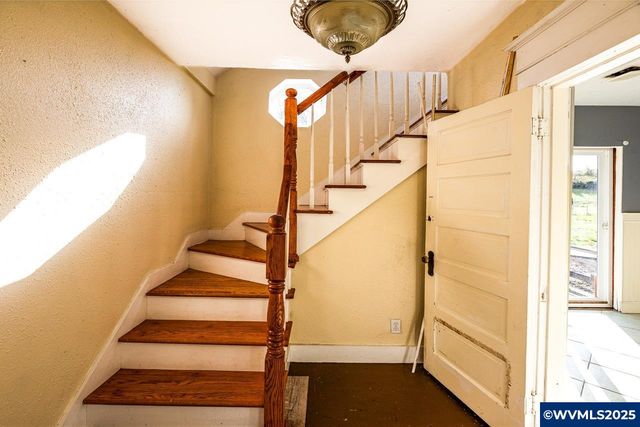 39036 Scravel Hill Rd NE, Albany, OR 97321