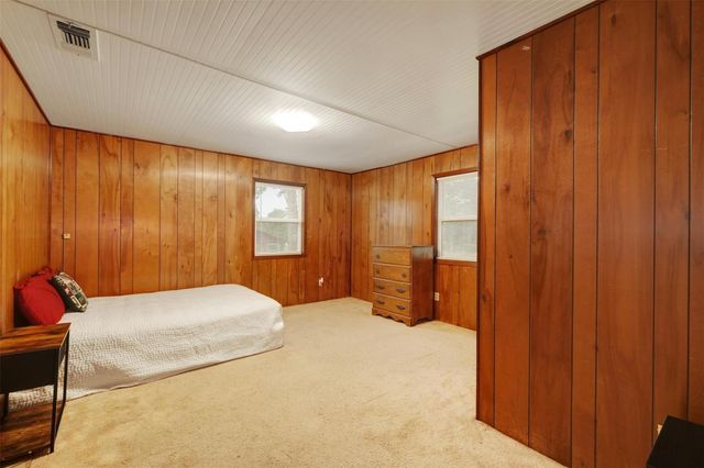 2169 Highway 304, Smithville, TX 78957