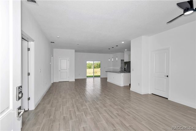 7858 N Merrimac Way, Citrus Springs, FL 34434