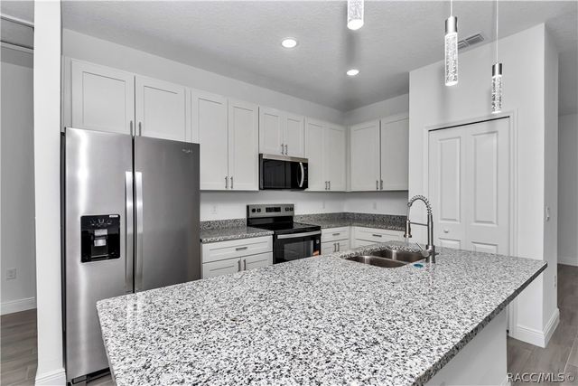 7858 N Merrimac Way, Citrus Springs, FL 34434