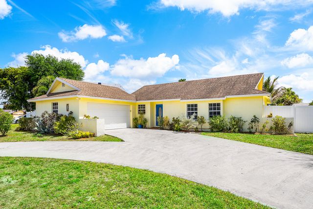 246 Natchez Court, Royal Palm Beach, FL 33411