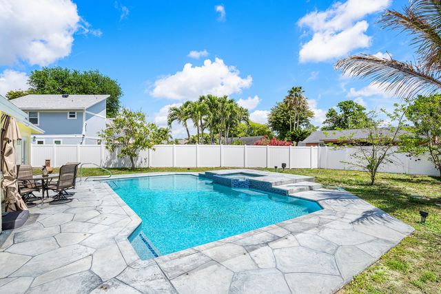 246 Natchez Court, Royal Palm Beach, FL 33411