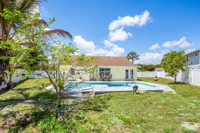 246 Natchez Court, Royal Palm Beach, FL 33411