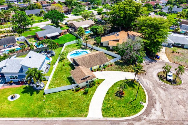 246 Natchez Court, Royal Palm Beach, FL 33411