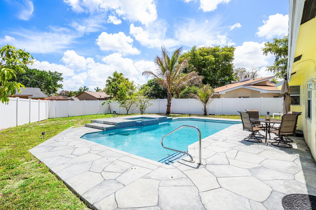246 Natchez Court, Royal Palm Beach, FL 33411