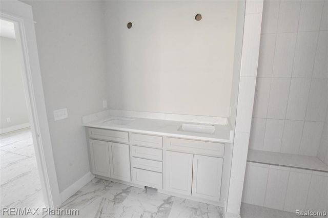 4570 Stillmeadow, Howell, MI 48843