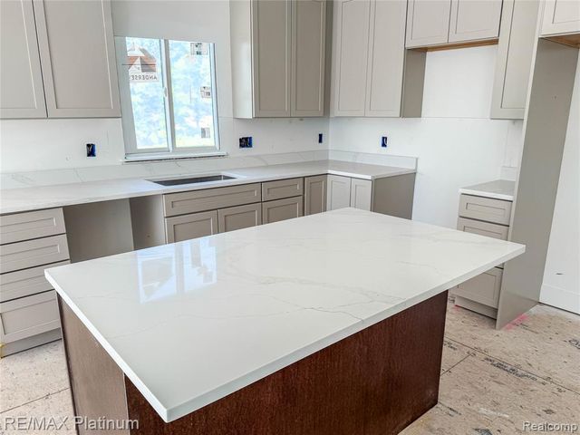 4570 Stillmeadow, Howell, MI 48843