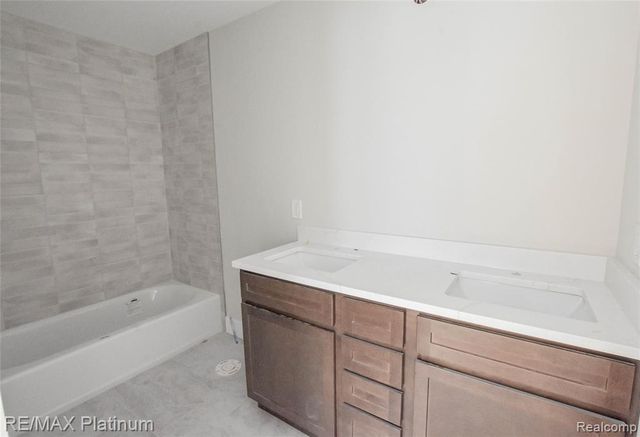 4570 Stillmeadow, Howell, MI 48843