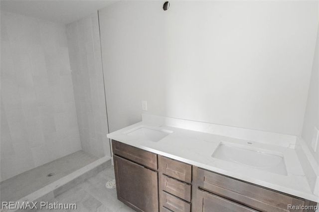 4570 Stillmeadow, Howell, MI 48843