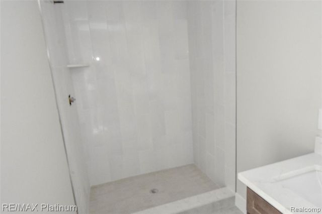 4570 Stillmeadow, Howell, MI 48843