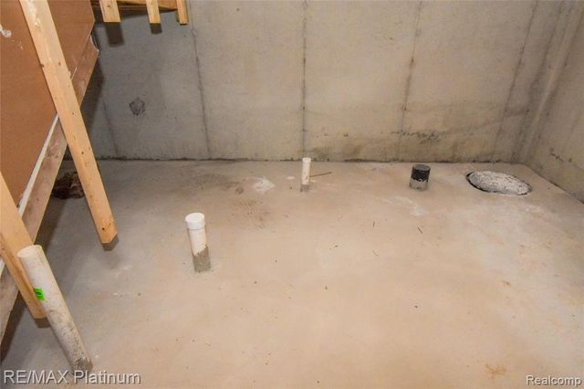 4570 Stillmeadow, Howell, MI 48843
