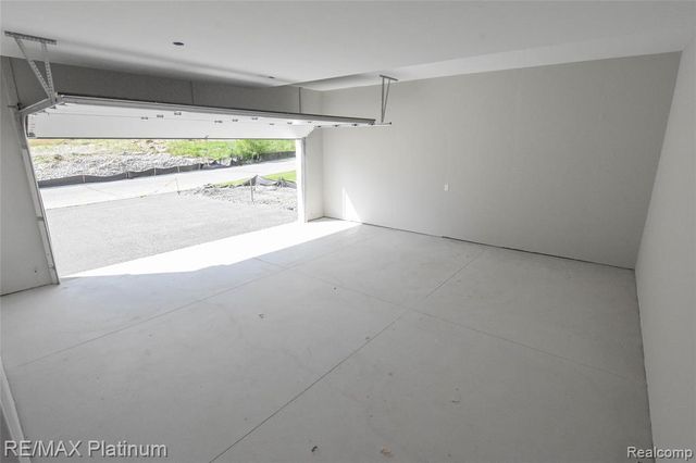 4570 Stillmeadow, Howell, MI 48843
