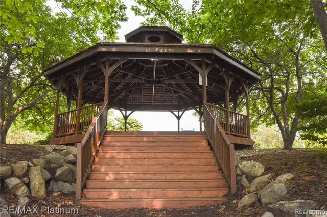 4570 Stillmeadow, Howell, MI 48843
