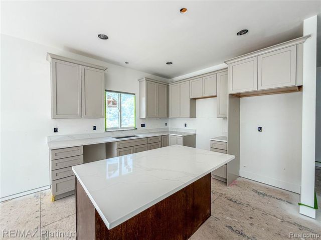 4570 Stillmeadow, Howell, MI 48843