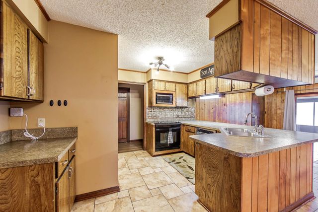 214 Lake Crescent Circle, Houma, LA 70360