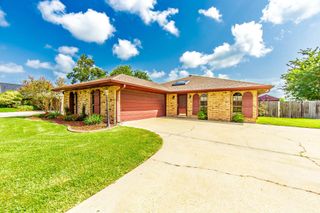 214 Lake Crescent Circle, Houma, LA 70360