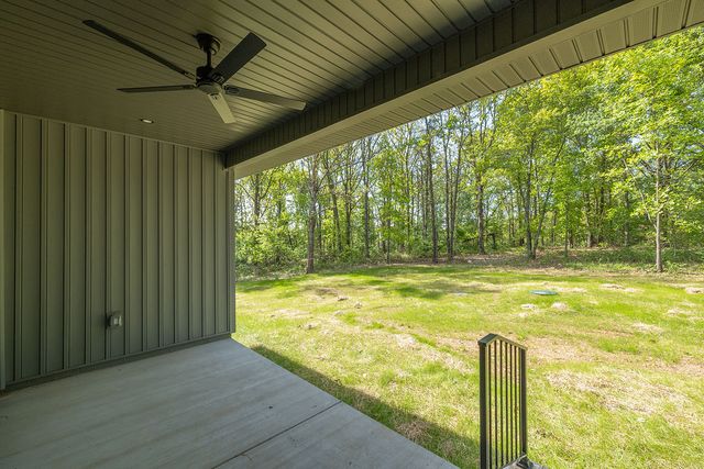 2 Hillcrest Drive, Holiday Island, AR 72631