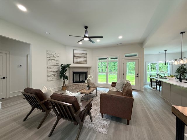 2 Hillcrest Drive, Holiday Island, AR 72631