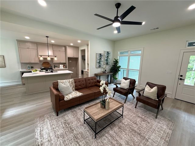 2 Hillcrest Drive, Holiday Island, AR 72631