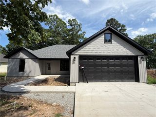 2 Hillcrest Drive, Holiday Island, AR 72631