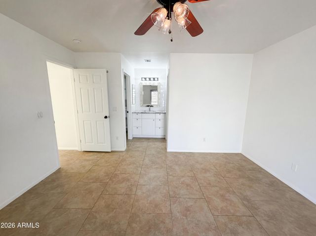 3024 W SALTER Drive, Phoenix, AZ 85027