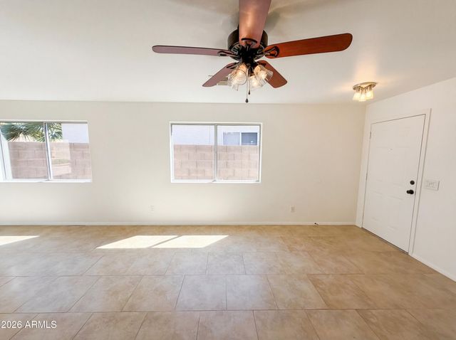 3024 W SALTER Drive, Phoenix, AZ 85027