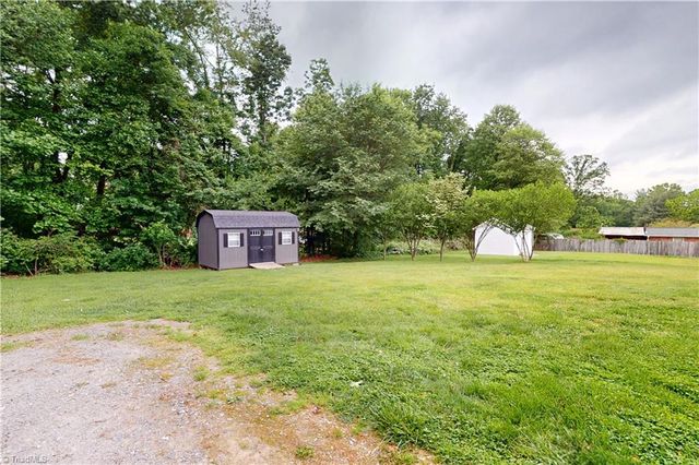 161 Washington Avenue, Mount Airy, NC 27030