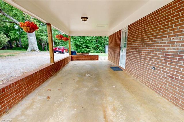 161 Washington Avenue, Mount Airy, NC 27030