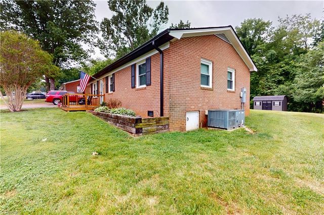 161 Washington Avenue, Mount Airy, NC 27030