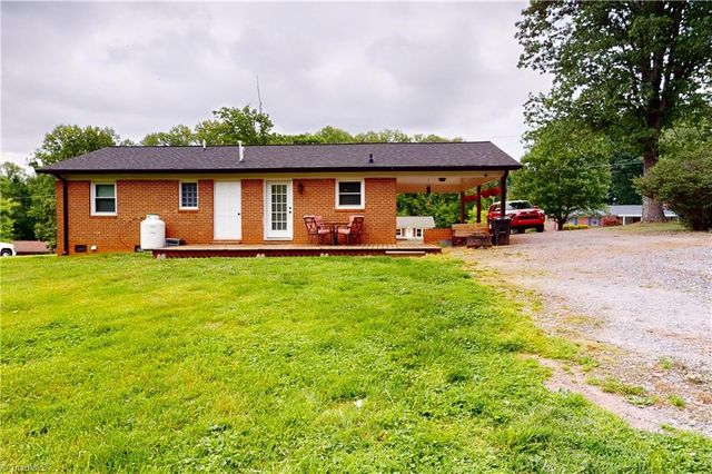 161 Washington Avenue, Mount Airy, NC 27030