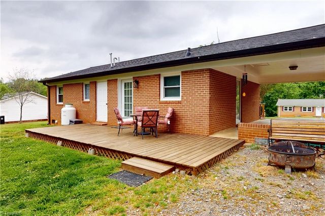 161 Washington Avenue, Mount Airy, NC 27030