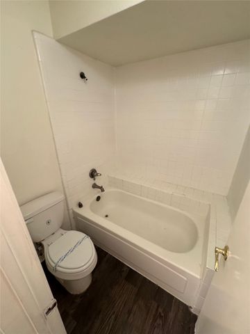 2905 WOODLARK Drive, Fort Worth, TX 76123