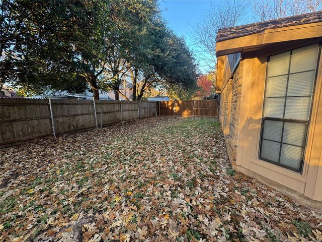 2905 WOODLARK Drive, Fort Worth, TX 76123