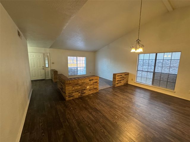 2905 WOODLARK Drive, Fort Worth, TX 76123