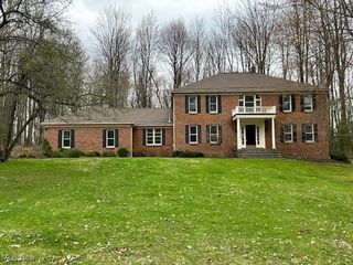 16685 Heatherwood Lane, Chagrin Falls, OH 44023