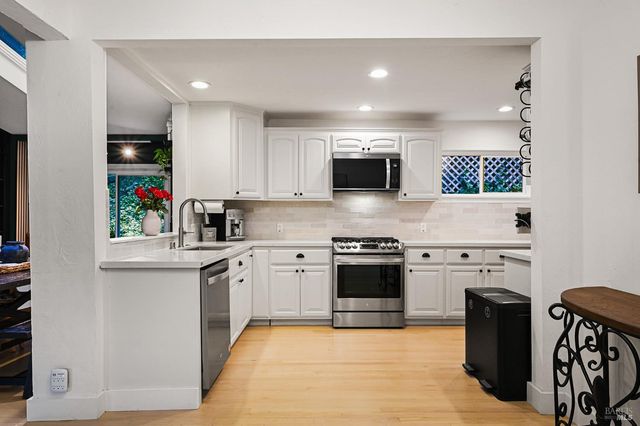 16 Iron Springs Rd, Fairfax, CA 94930