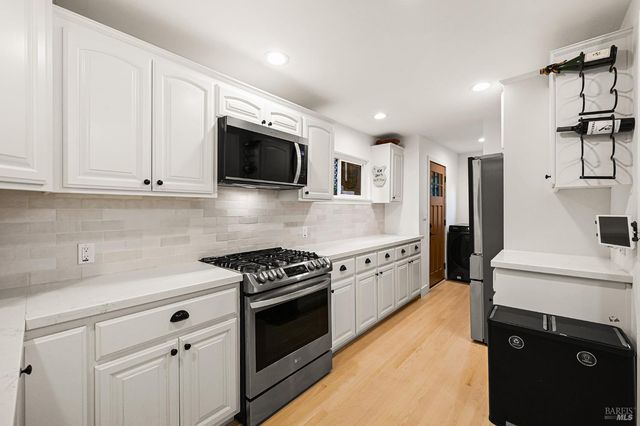 16 Iron Springs Rd, Fairfax, CA 94930