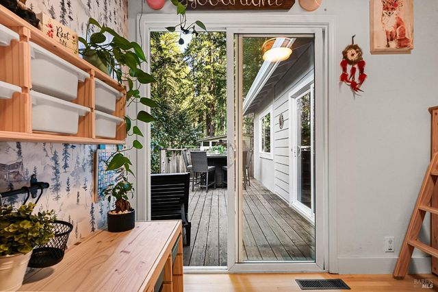 16 Iron Springs Rd, Fairfax, CA 94930