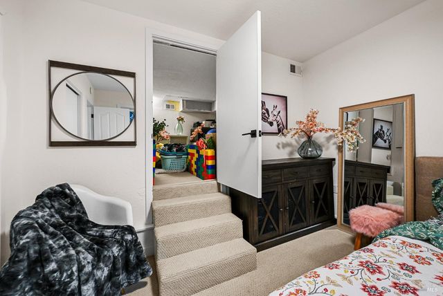 16 Iron Springs Rd, Fairfax, CA 94930