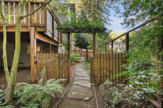 16 Iron Springs Rd, Fairfax, CA 94930