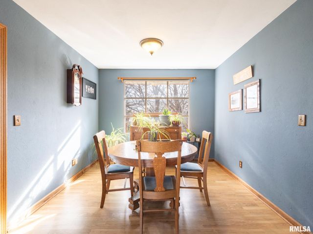 1930 Saint Clair Drive, Pekin, IL 61554