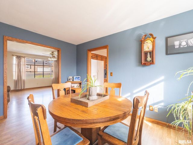 1930 Saint Clair Drive, Pekin, IL 61554