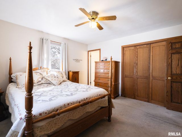 1930 Saint Clair Drive, Pekin, IL 61554