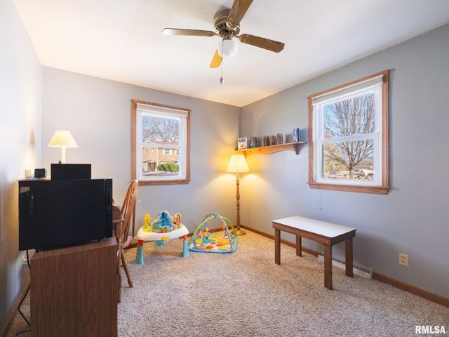 1930 Saint Clair Drive, Pekin, IL 61554