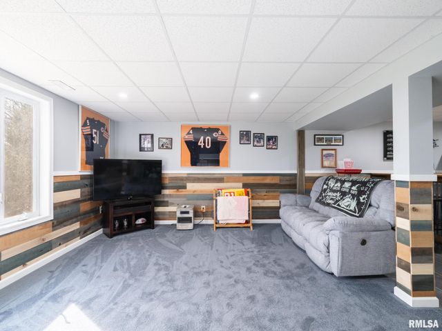 1930 Saint Clair Drive, Pekin, IL 61554