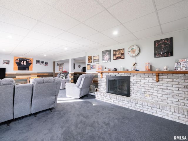 1930 Saint Clair Drive, Pekin, IL 61554