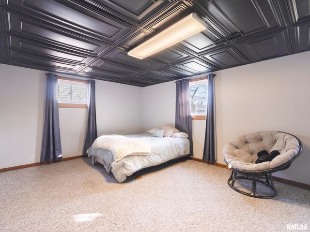 1930 Saint Clair Drive, Pekin, IL 61554