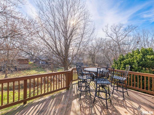 1930 Saint Clair Drive, Pekin, IL 61554