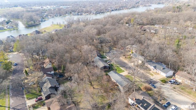 1930 Saint Clair Drive, Pekin, IL 61554